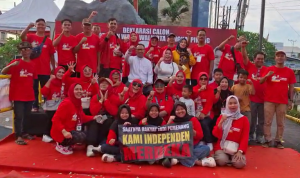 PANGKALPINANGPOST.COM (BANGKA BELITUNG) — Deklarasi Paslon “Merdeka” (Membangun bersama Ramida dan Eka) pada Minggu 15 Juni 2025, bukan sekadar sebuah deklarasi diumumkan. Tapi sebuah perlawanan digemakan. Tepat pukul 14.00 WIB, di Tugu Kerito Surong, suara rakyat yang selama ini tenggelam di balik dominasi partai politik, akhirnya punya panggungnya sendiri. Senin (16/6/2025).