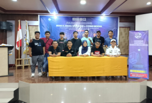 PALU, SULAWESI TENGAH — Organisasi profesi pers Pro Jurnalismedia Siber (PJS) menggelar Musyawarah Nasional (Munas) ke-II dan Seminar Nasional di Lawahba Hotel, Palu, Sulawesi Tengah, mulai Minggu (13/7/2025) hingga Selasa (15/7/2025). Acara bertema “Memperkuat Konsolidasi Pers Siber untuk Demokrasi dan Pembangunan Daerah, Menuju PJS sebagai Konstituen Dewan Pers” ini menjadi tonggak penting dalam perjalanan organisasi PJS untuk memperkuat peran dan posisinya di kancah nasional. Minggu (13/7/2025).