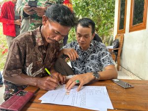 PangkalpinangPost.Com (Bangka) — Insiden keributan antara pelimbang timah bernama Rohit alias Jodi (20) dan beberapa anggota TNI yang bertugas di lokasi tambang pasir timah “Kepala Burung”, Jumat (28/11/2025), dipastikan bukan pengeroyokan sebagaimana ramai diberitakan, melainkan murni kesalahpahaman dan miskomunikasi terkait pengamanan aktivitas penambangan mitra PT Timah Tbk di blok kerja 54 milik CV Tri Mitra Resource (TMR).